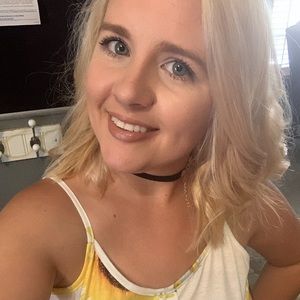 Meet your Posher, Joni